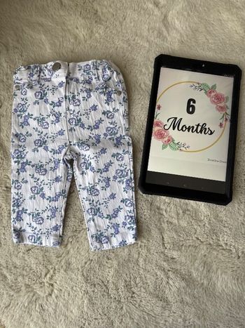 Pantalon - bébé fille - 6 mois fleuri - très bon état - pomette