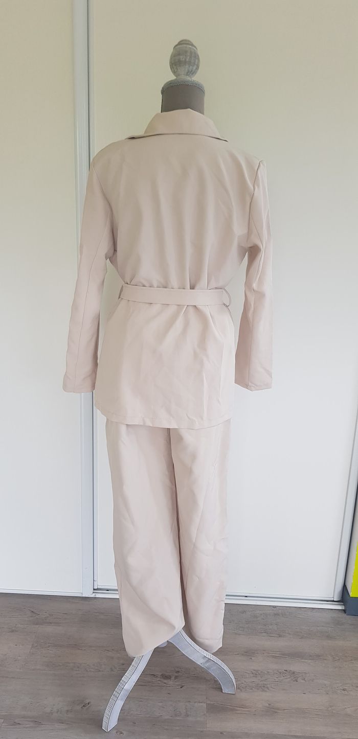 Ensemble tailleur pantalon / costume 2 pièces / smoking femme - photo numéro 5