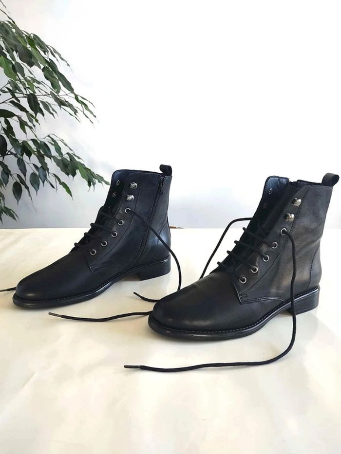 Paire de bottines Harcourt taille 37 cuir noir neuves