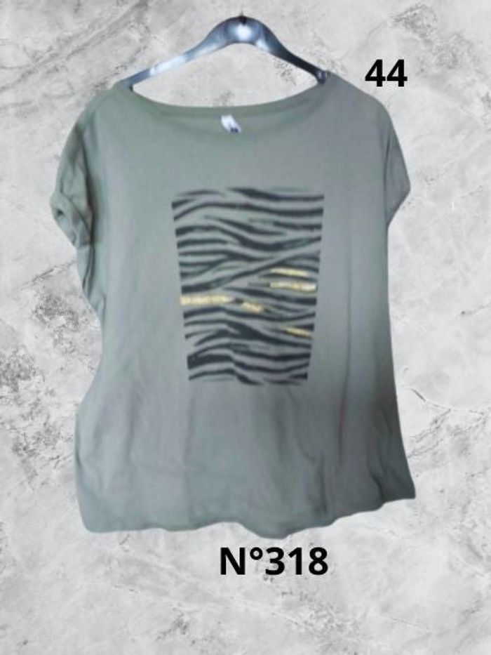 N°318 T-shirt kaki T44. Ever me.