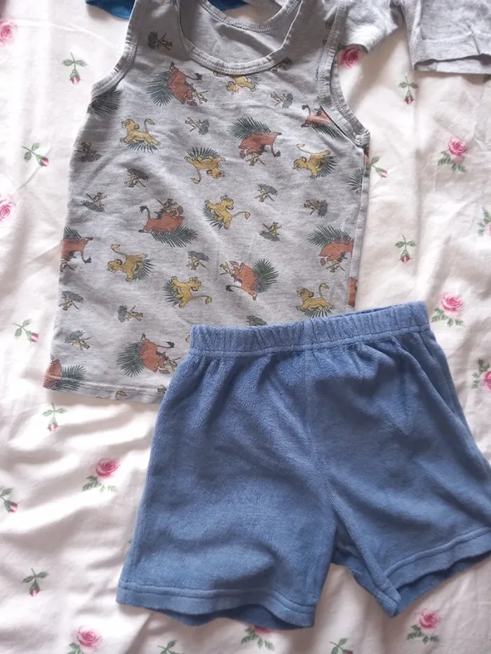 Lot short et T-shirt sans manche - photo numéro 3