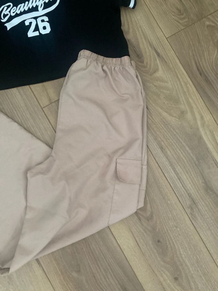 Ensemble pantalon et t-shirt - photo numéro 2