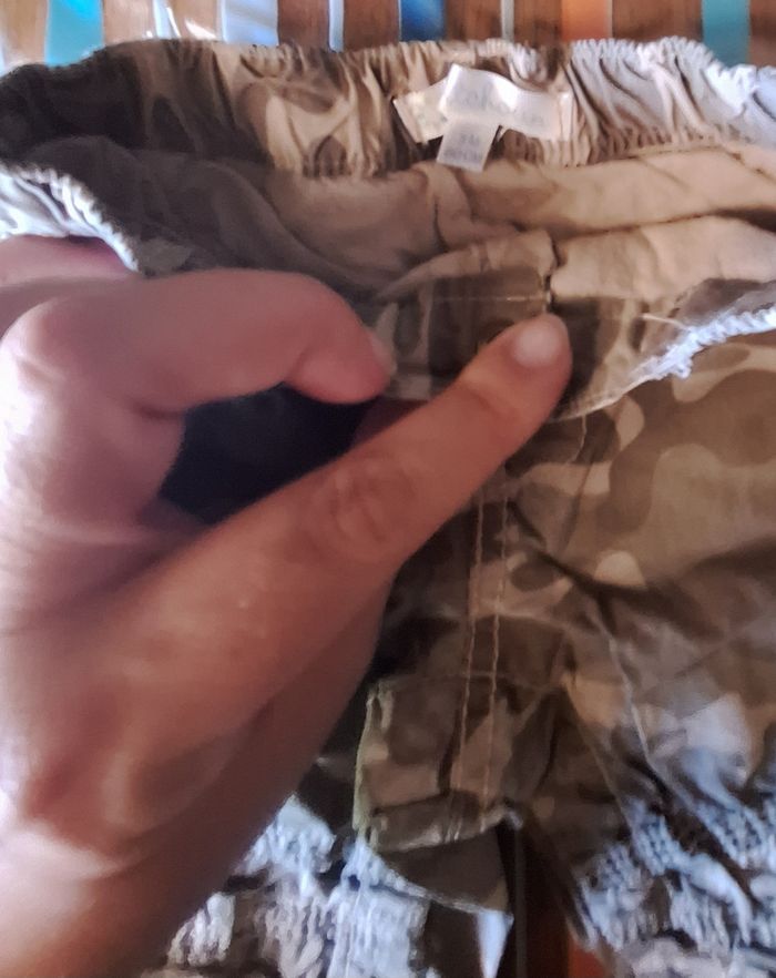Tshirt jaune arbre et short camouflage - photo numéro 5