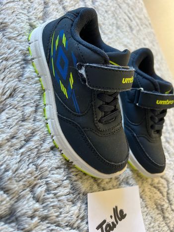 Baskets Umbro taille 25