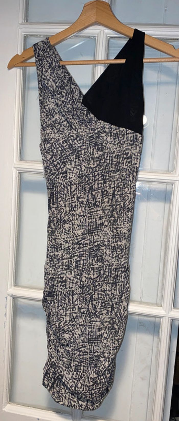 Robe en soie iro  Drapée Taille 34  valeur 279 euros