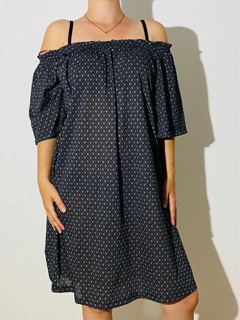 Robe épaules dénudées à motif