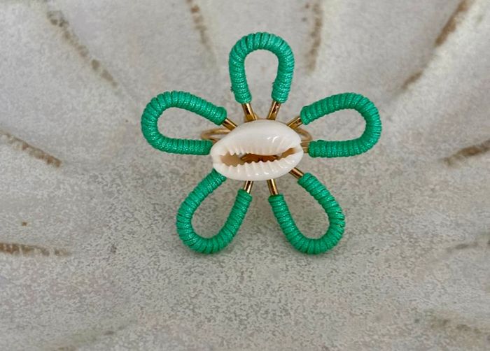 Bague xl réglable acier inoxydable or fleur tissée turquoise ci - photo numéro 3