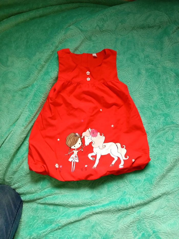 Jolie robe rouge pour Noël