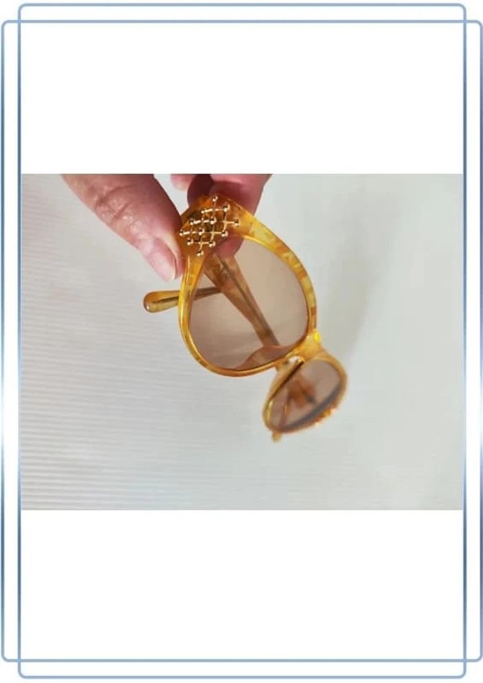Lunettes de soleil / loupe  Paloma Picasso, très bon état - photo numéro 2