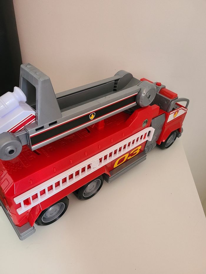 Grand camion de pompiers Marcus - photo numéro 7