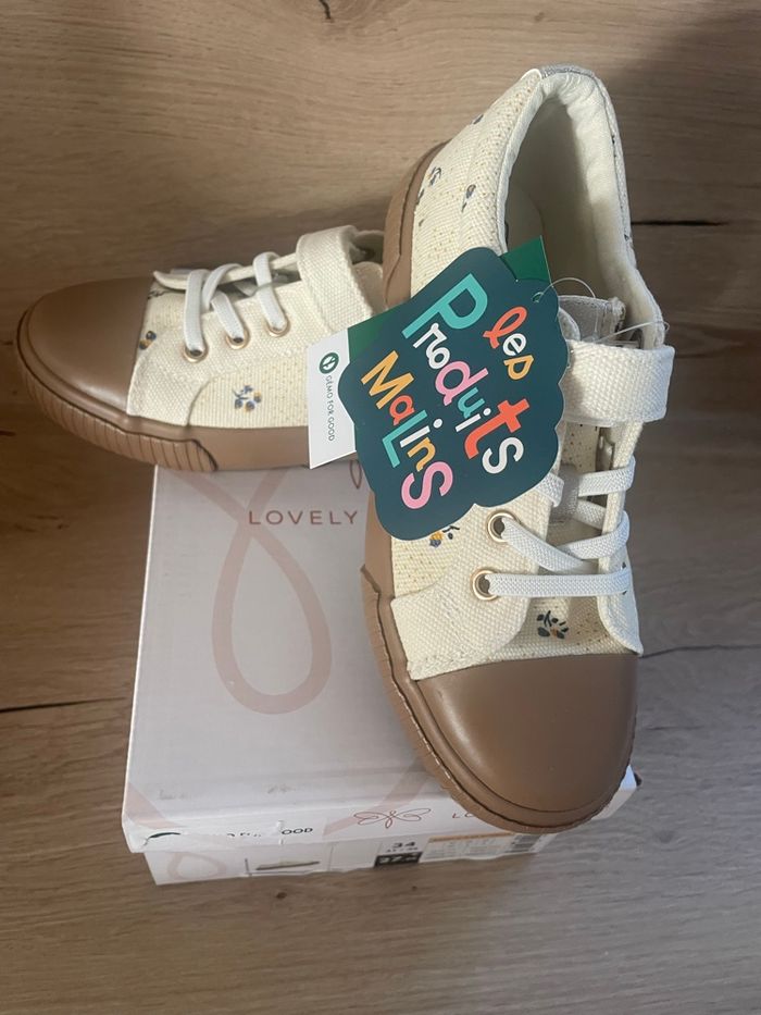 Baskets fleuries Lovely Wings - Taille 34 - Neuves - photo numéro 2