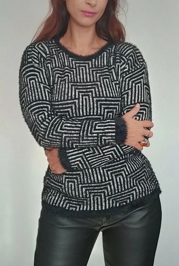 Pull d hiver poilu chic noir et blanc TU