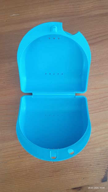 Boîte de rangement pour appareil ou prothèse dentaire