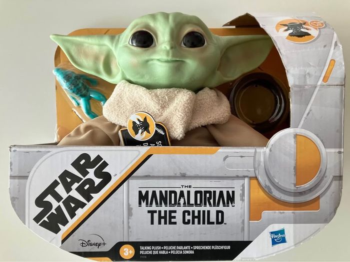 Figurine parlante, Bébé Yoda avec accessoires (Starwars)