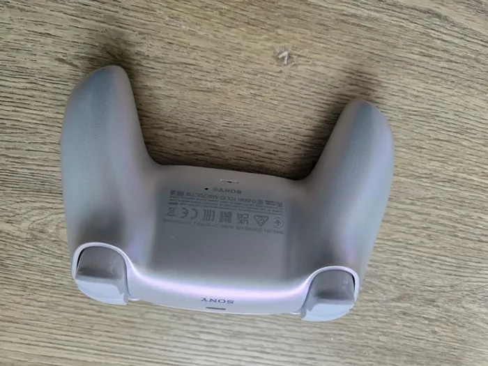 PlayStation 5 Pro avec lecteur de disque/Dualsense Chroma Pearl/MINT + FACTURE - photo numéro 4