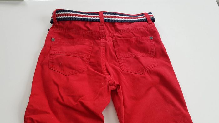 Pantalon rouge avec ceinture neuf 10 ans - photo numéro 4