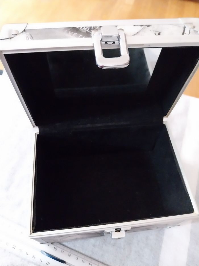 Boîte à bijoux. - photo numéro 2