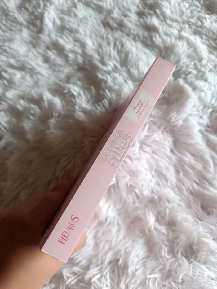 Livre Le roman des filles _ Fleurus - photo numéro 8