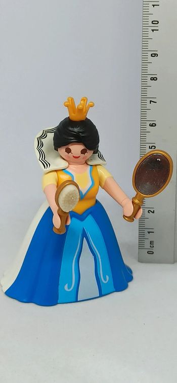 Femme princesse robe blanche et bleue avec miroir et brosse playmobil