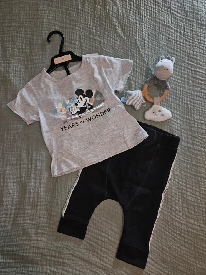Ensemble mixte neuf 6 mois 68 cm Disney
