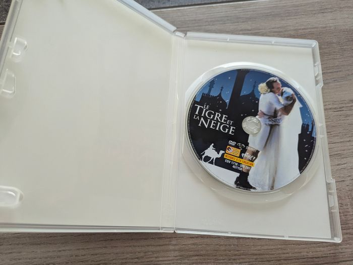 Dvd le tigre et la neige avec Roberto Benigni et Jean Reno - photo numéro 3