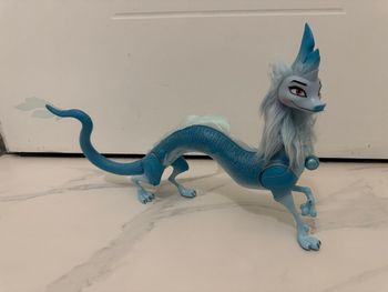 Dragon raya lumineux