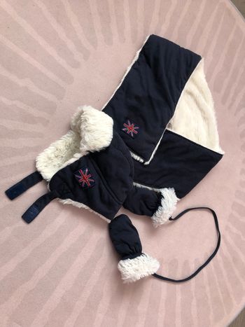 Bonnet / gants / écharpe