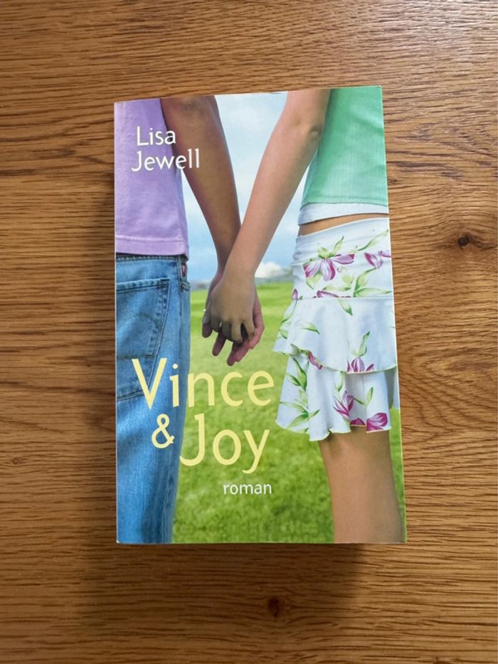 Lot de 2 livres La famille Comment en réchapper Vince & Joy – Lisa Jewell – Roman en français et - photo numéro 9