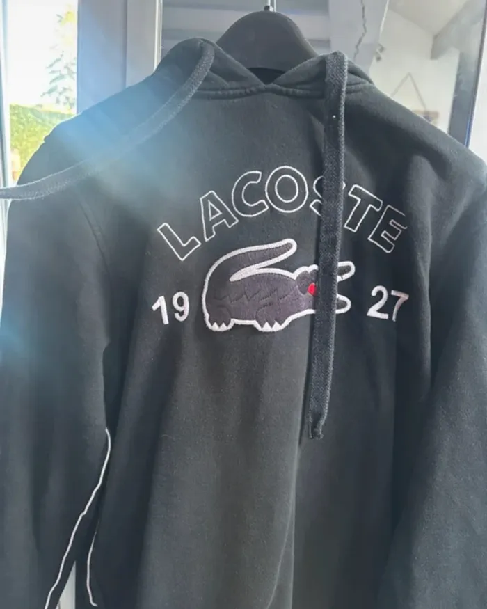 Pull sweat à capuche Lacoste taille 4 - photo numéro 2