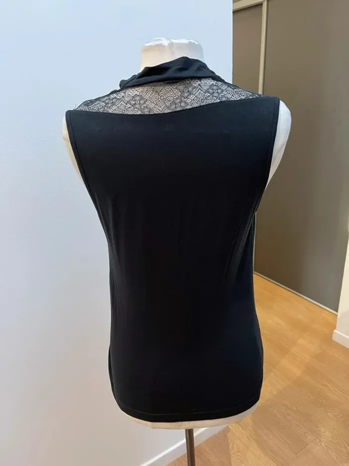 Superbe Haut noir dentelle Kookai 🌸 T 2 40 - photo numéro 5