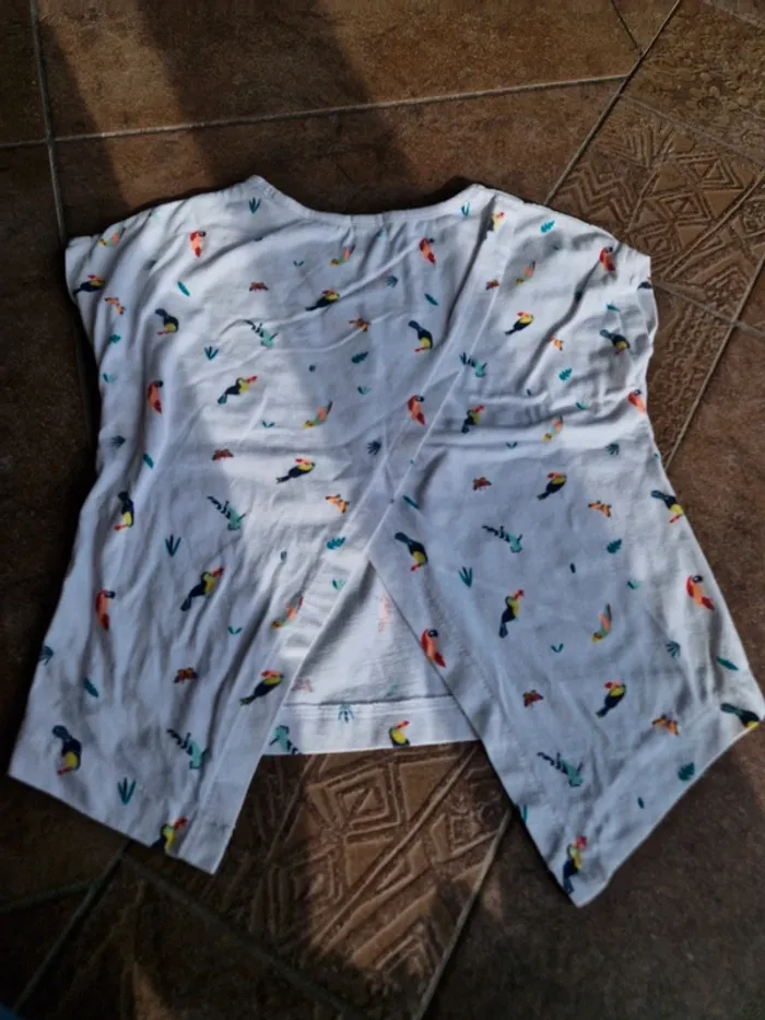 Tee shirt - 5 ans - photo numéro 2