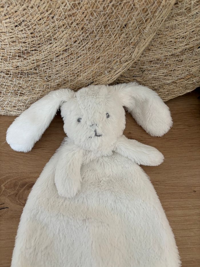 Neuf doudou plat lapin blanc kimbaloo pégase - photo numéro 4