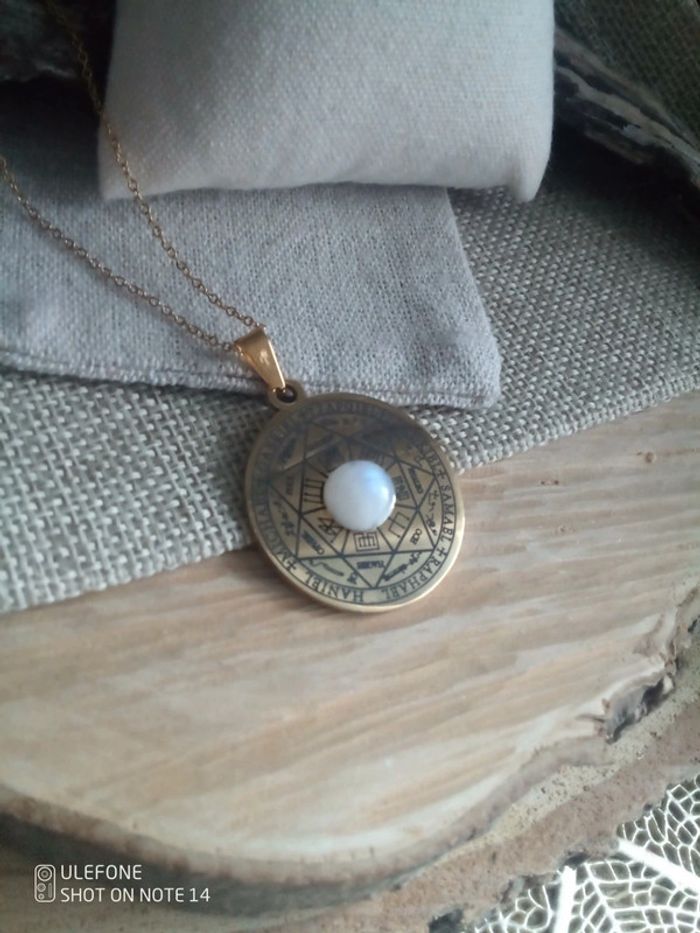 Collier protection pendentif archanges et pierre de lune - photo numéro 4
