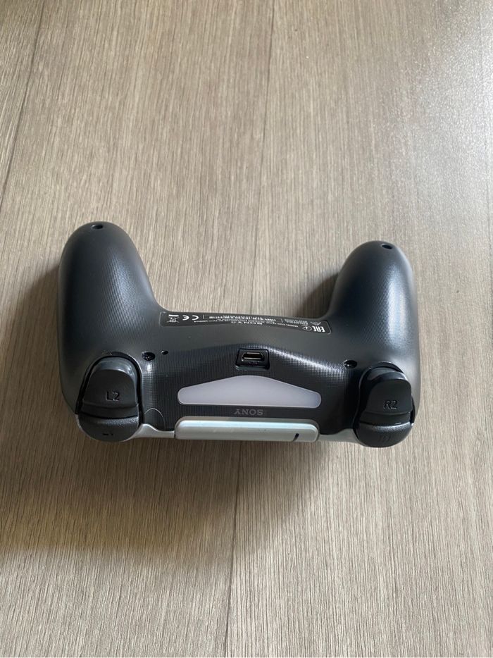 Manette Sony Playstation 4 - photo numéro 2