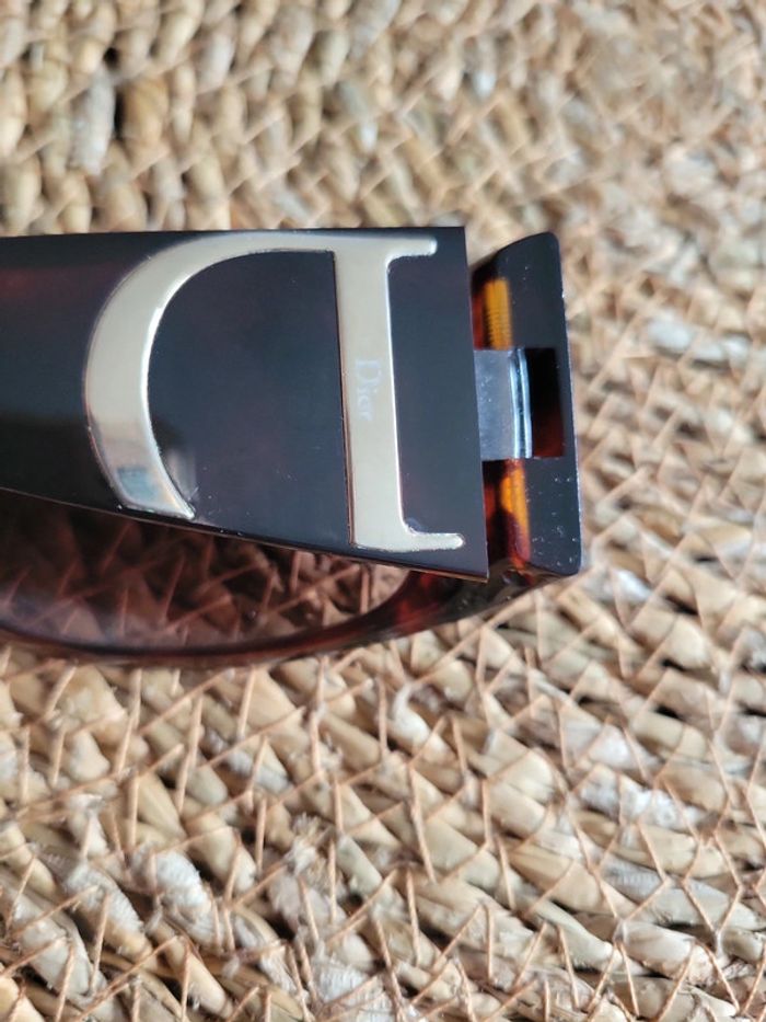 Lunette de soleil dior. - photo numéro 13