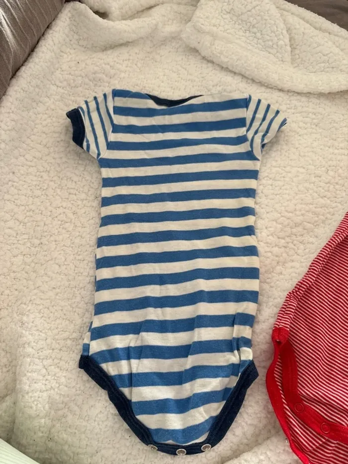 Lot de 3 bodys petit bateau en 6 mois - photo numéro 7
