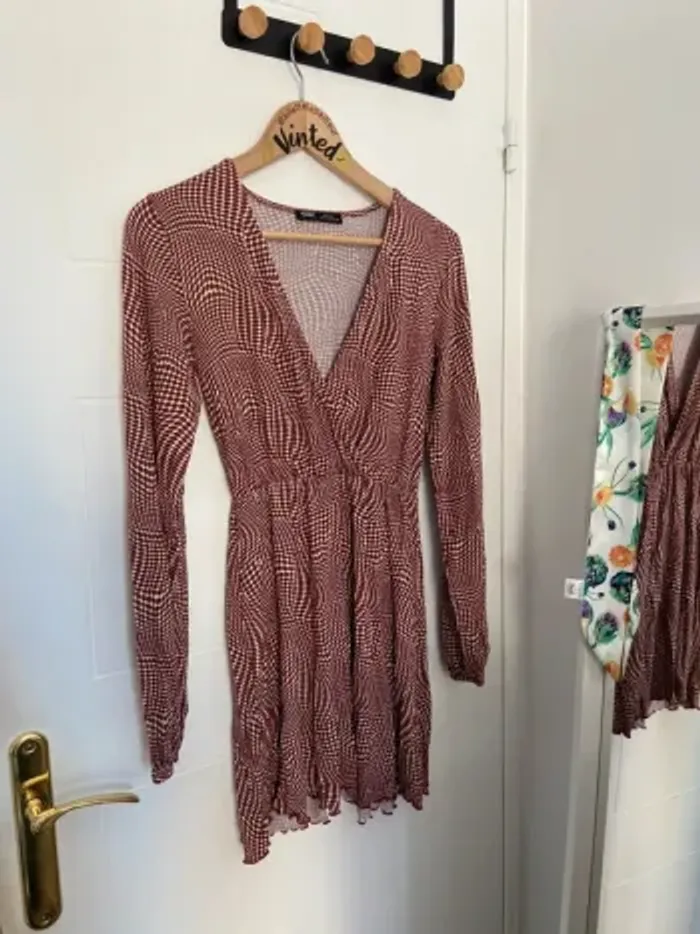Robe manches longues style années 80 à pois Pull and Bear Taille S