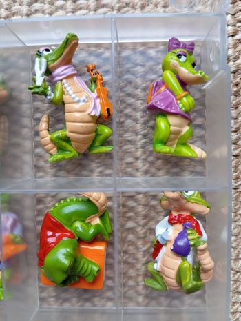Collection kinder surprise croco à l’école