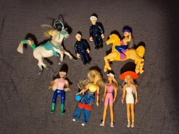 Lot de figurines barbie mattel année 90