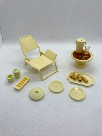 Lot accessoires table chaise plage vintage 1977 Barbie Mattel camping-car table vaisselle transat