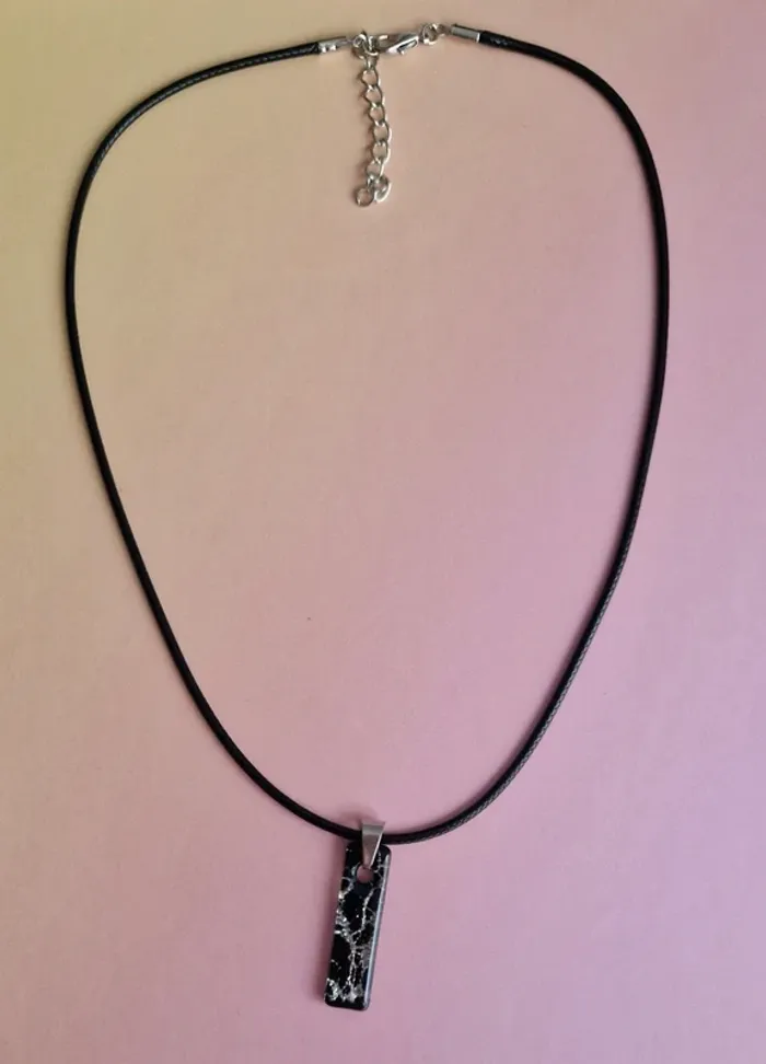 Collier cordon verre noir