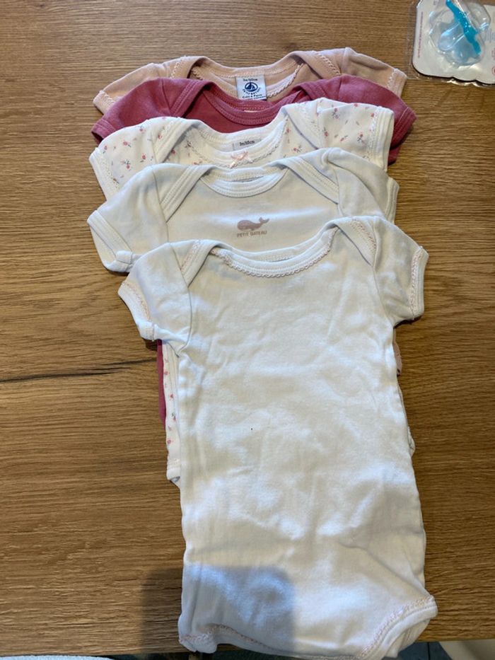 Lot de 5 bodys manches courte 3 mois