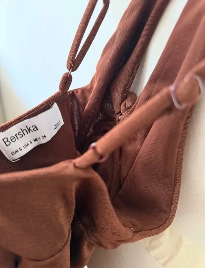 Jolie robe d’été tendance bershka S/36 - photo numéro 4