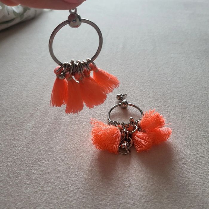 Boucle d'oreilles longues avec froufrou - photo numéro 4
