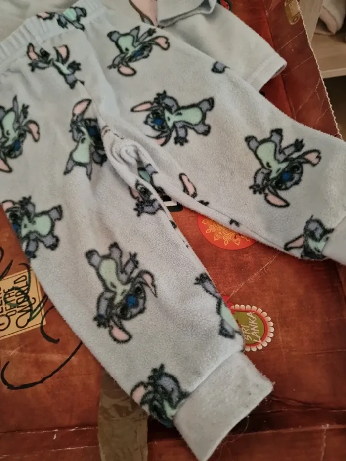 Pyjama stitch 9-12 mois - photo numéro 5