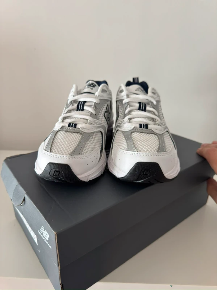 New Balance 530 taille 41.5 - photo numéro 4
