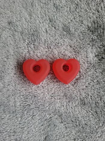 Pampilles cœurs rouges mates 