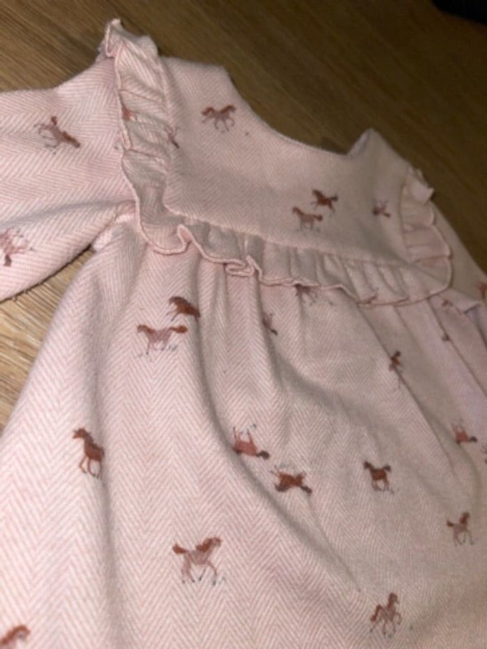 Robe rose hiver cheval fille