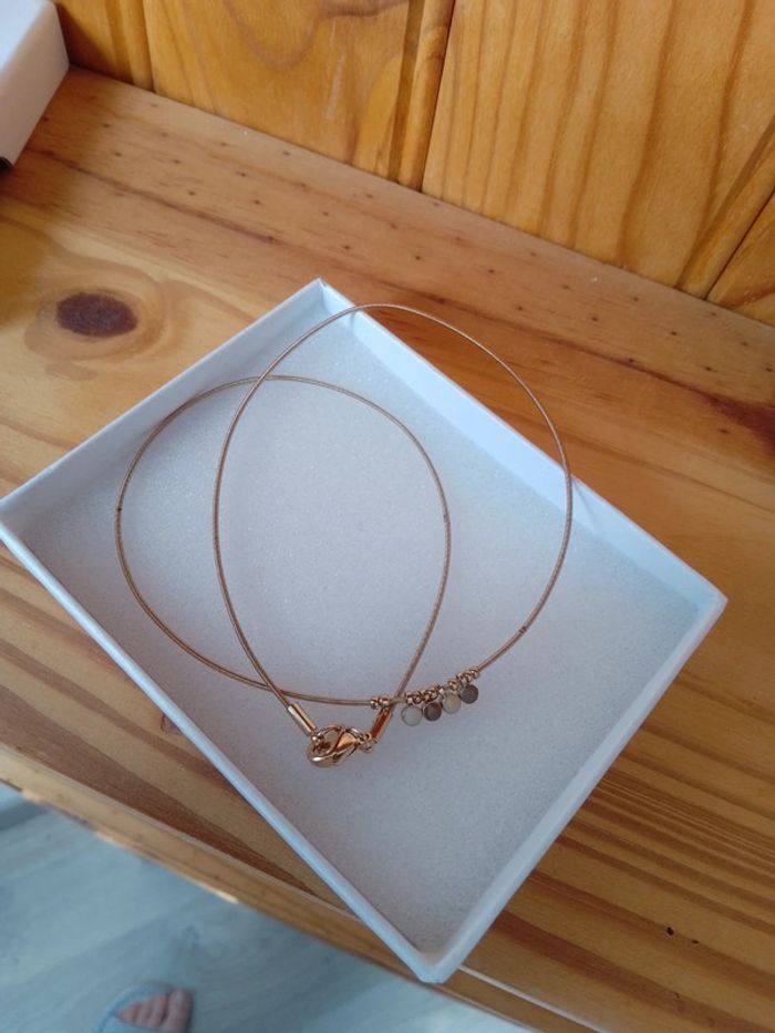 Collier minimaliste en acier inoxydable doré - photo numéro 2