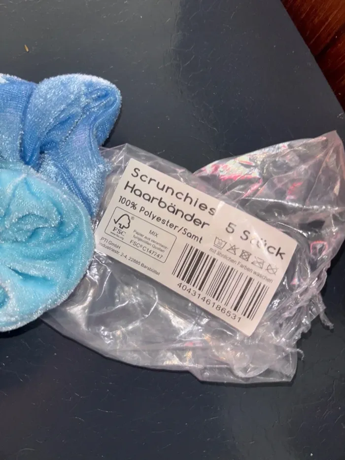 5 chouchous velours et 2 barrettes neuves - photo numéro 4